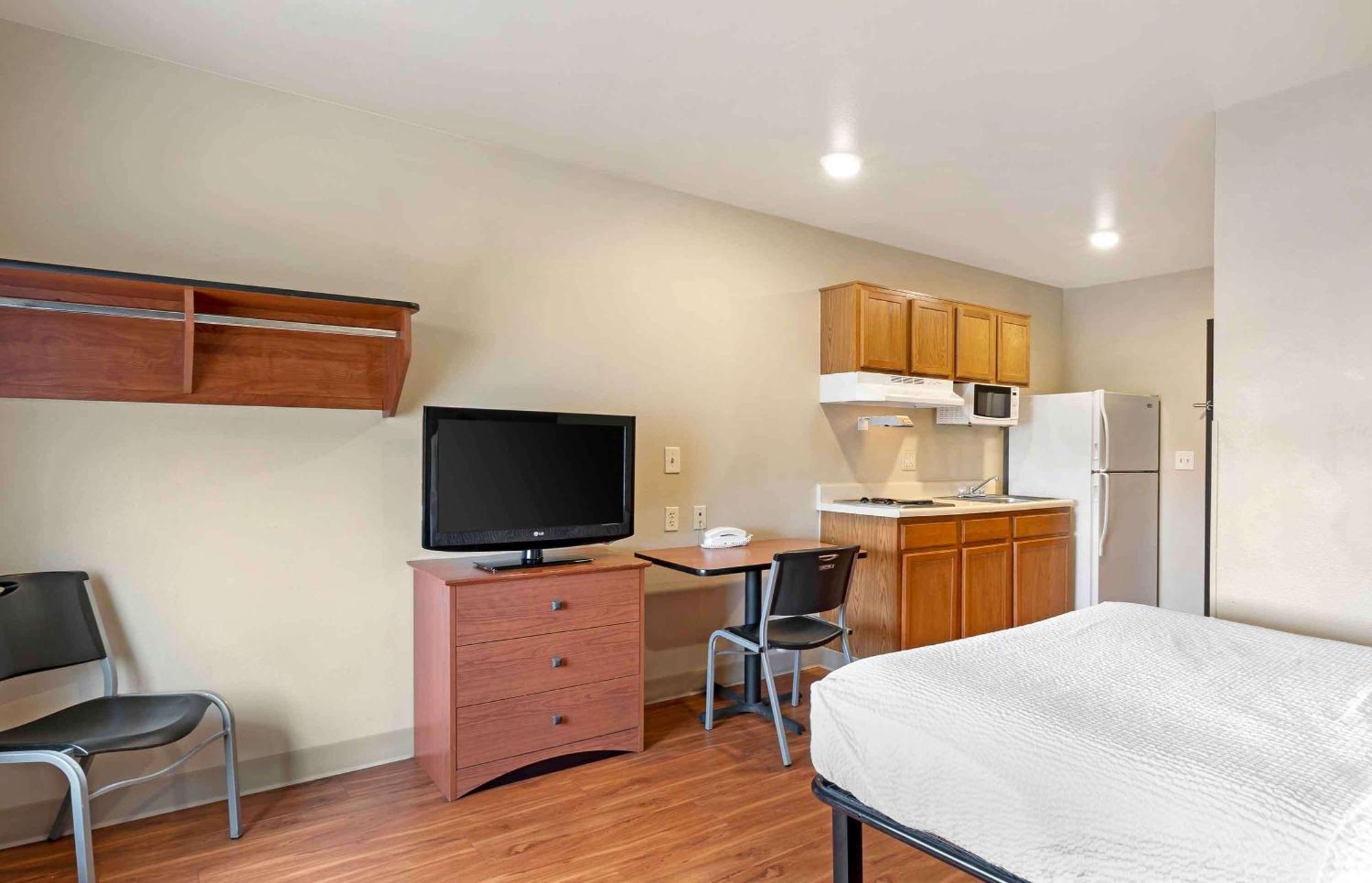 Extended Stay America Select Suites - Wichita - Airport מראה חיצוני תמונה