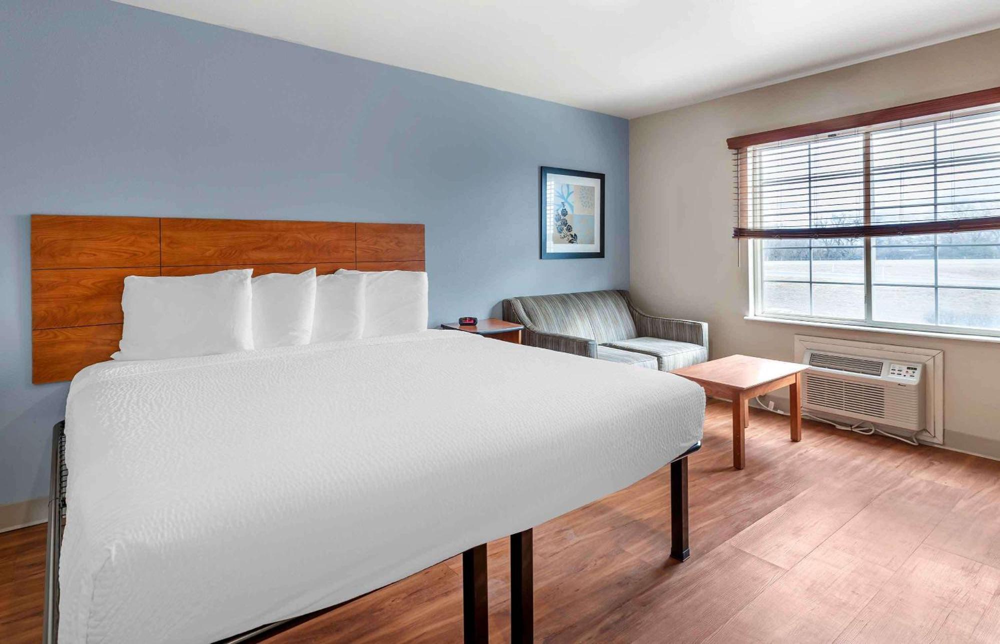 Extended Stay America Select Suites - Wichita - Airport מראה חיצוני תמונה