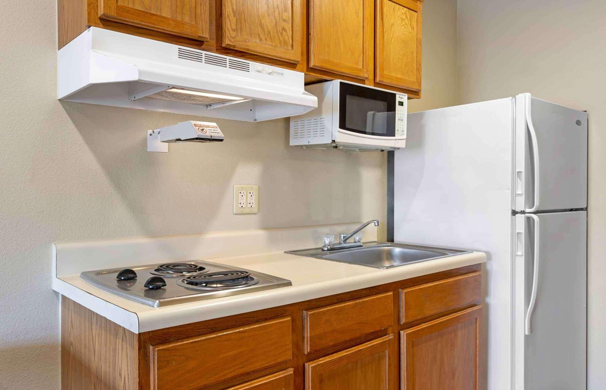 Extended Stay America Select Suites - Wichita - Airport מראה חיצוני תמונה