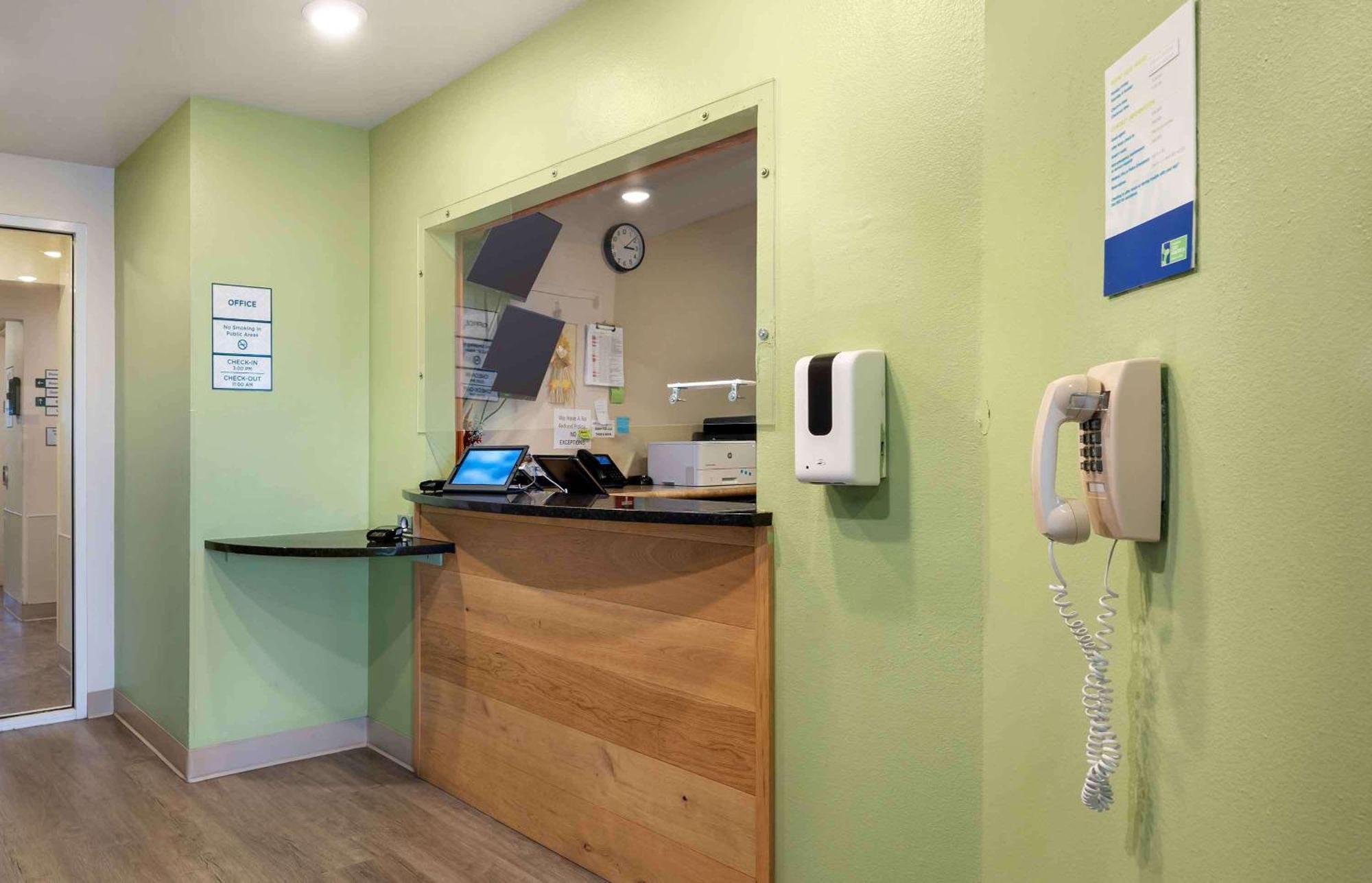 Extended Stay America Select Suites - Wichita - Airport מראה חיצוני תמונה