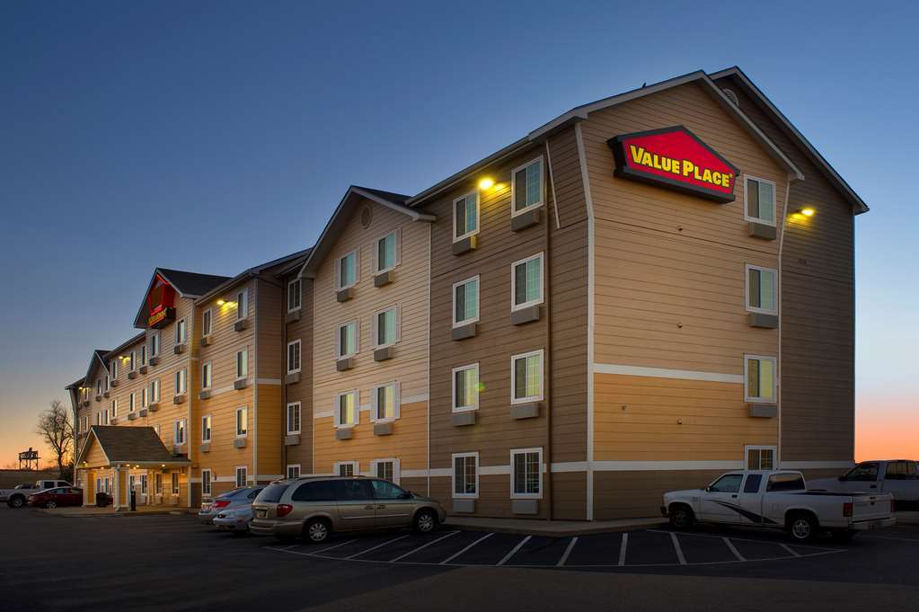 Extended Stay America Select Suites - Wichita - Airport מראה חיצוני תמונה
