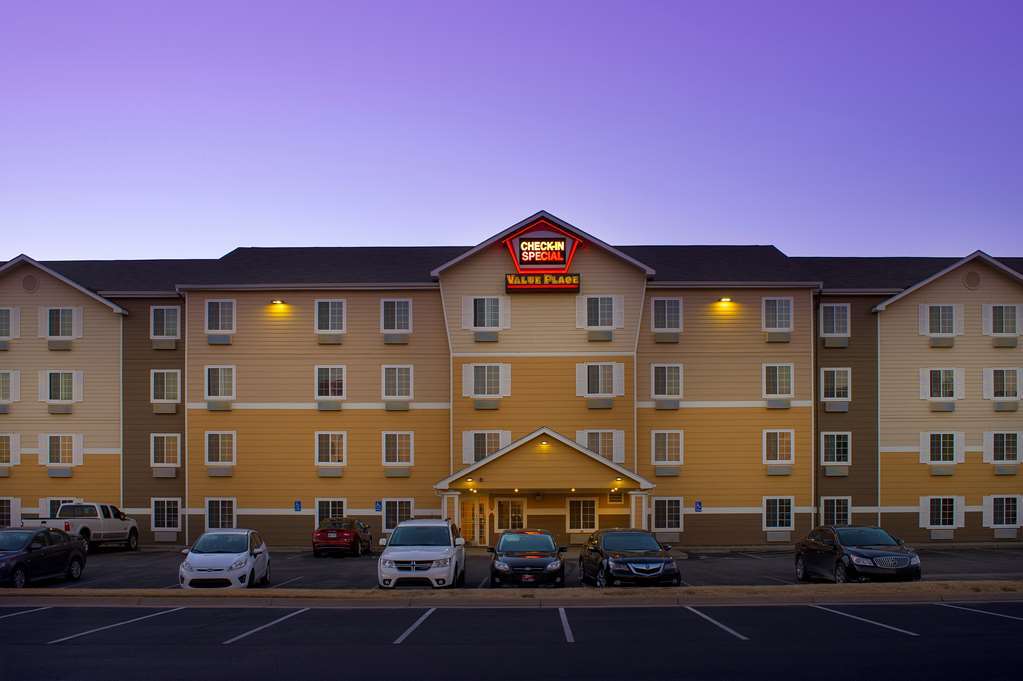 Extended Stay America Select Suites - Wichita - Airport מראה חיצוני תמונה