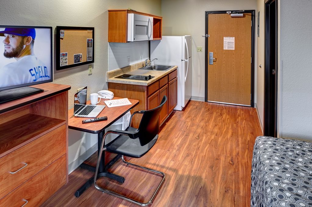 Extended Stay America Select Suites - Wichita - Airport חדר תמונה